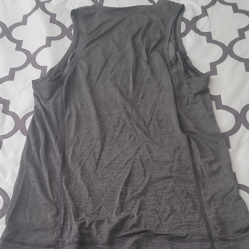 Men's Gray Lululemon Gray Sleeveless Fitness Moisture Wicking Gym Shirt - Picture 4 of 5